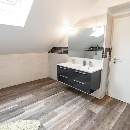 Rum i privatbostad H5 - Double - Tres Proche Du Luxembourg *